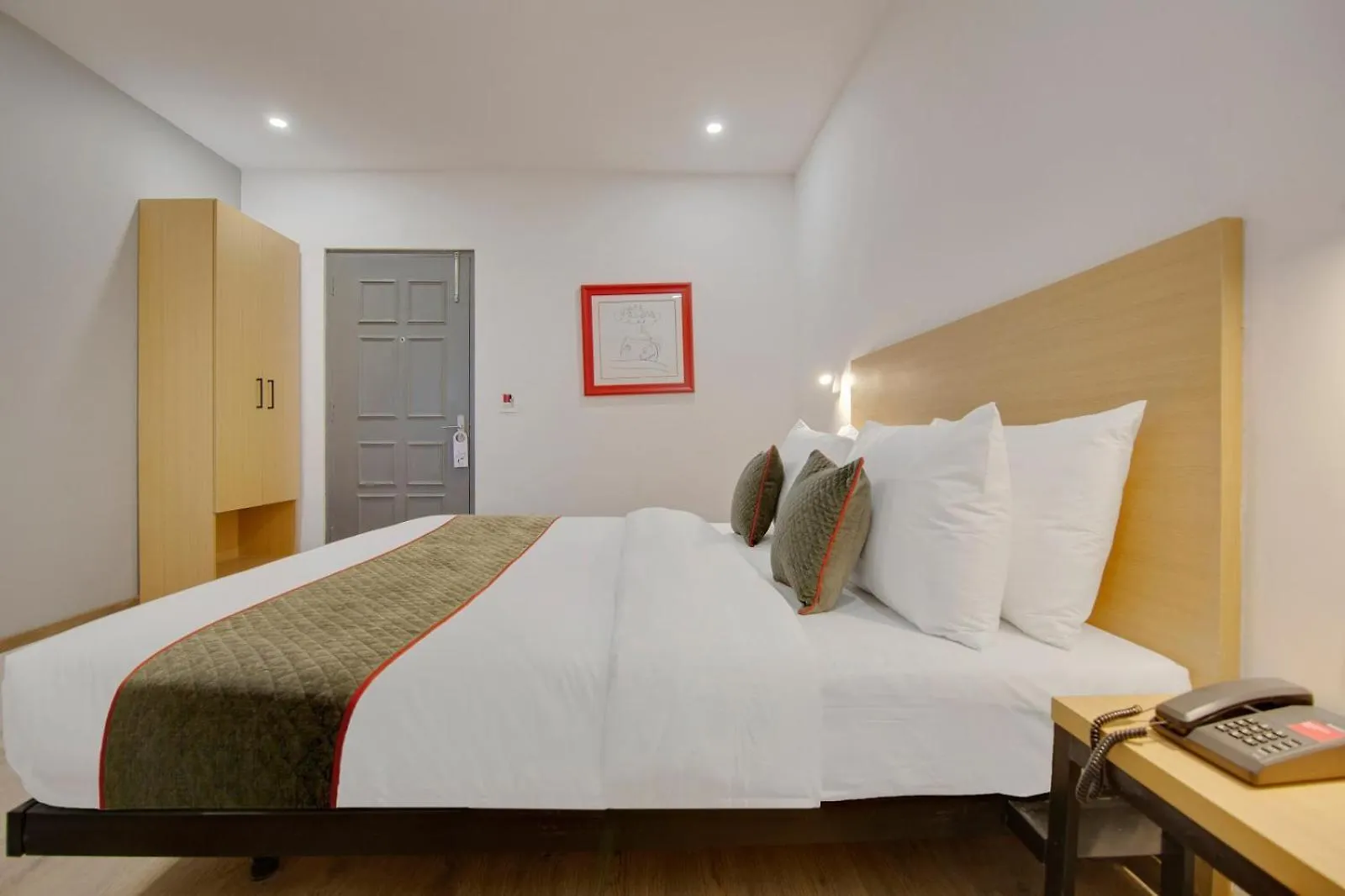 Hotel Sona New Delhi 4*,